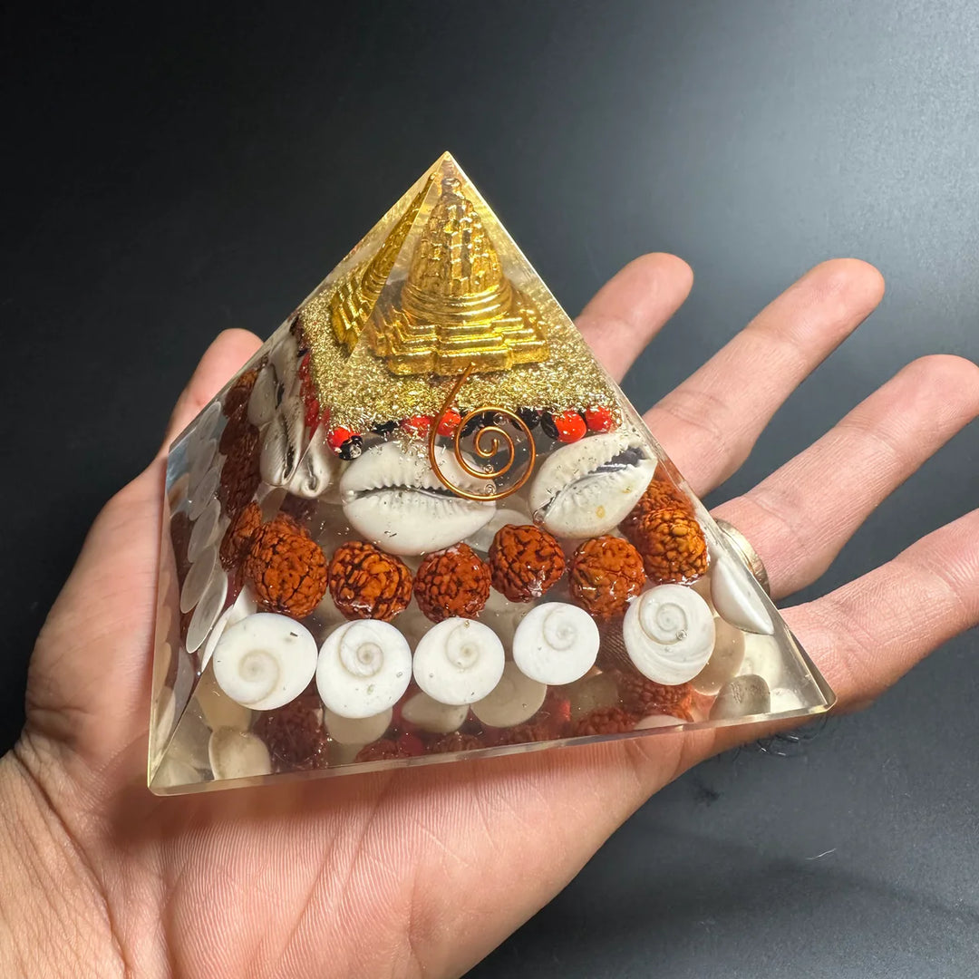 Laxmi Pyramid - Shree Yantra Gomti Chakra